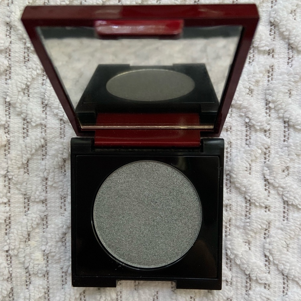 Kevyn Aucoin eye shadow single Chrome